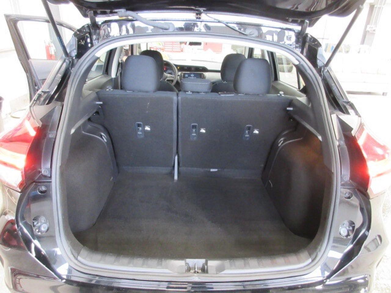 2024 Nissan Kicks SV AUTO, A/C, HTD. SEATS, APPLE/ANDROID, 50K! Photo