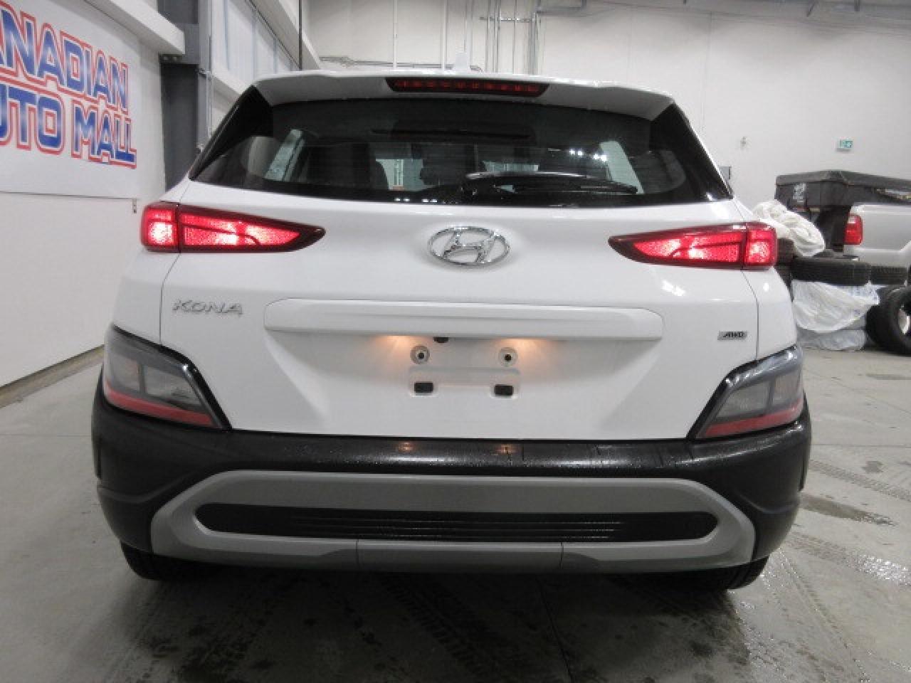 2022 Hyundai KONA PREFERRED AWD W/SUN & LEATHER PACKAGE, 69K! Photo