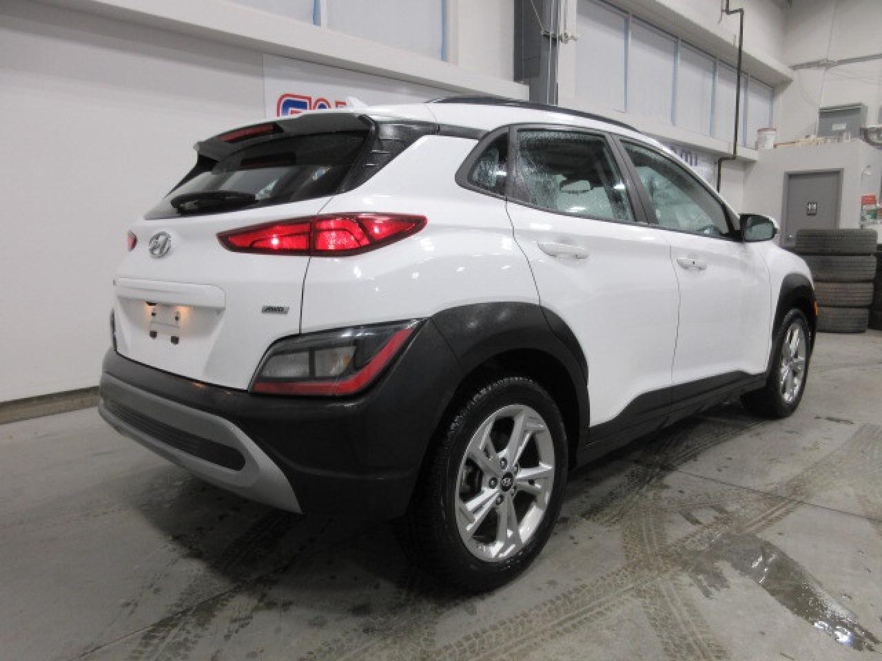 2022 Hyundai KONA PREFERRED AWD W/SUN & LEATHER PACKAGE, 69K! Photo