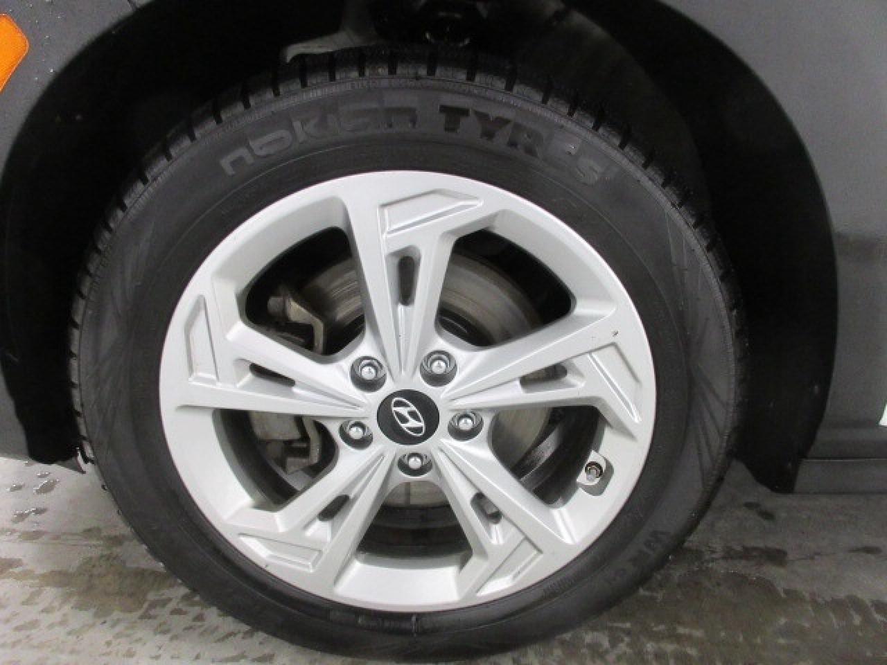 2022 Hyundai KONA PREFERRED AWD W/SUN & LEATHER PACKAGE, 69K! Photo