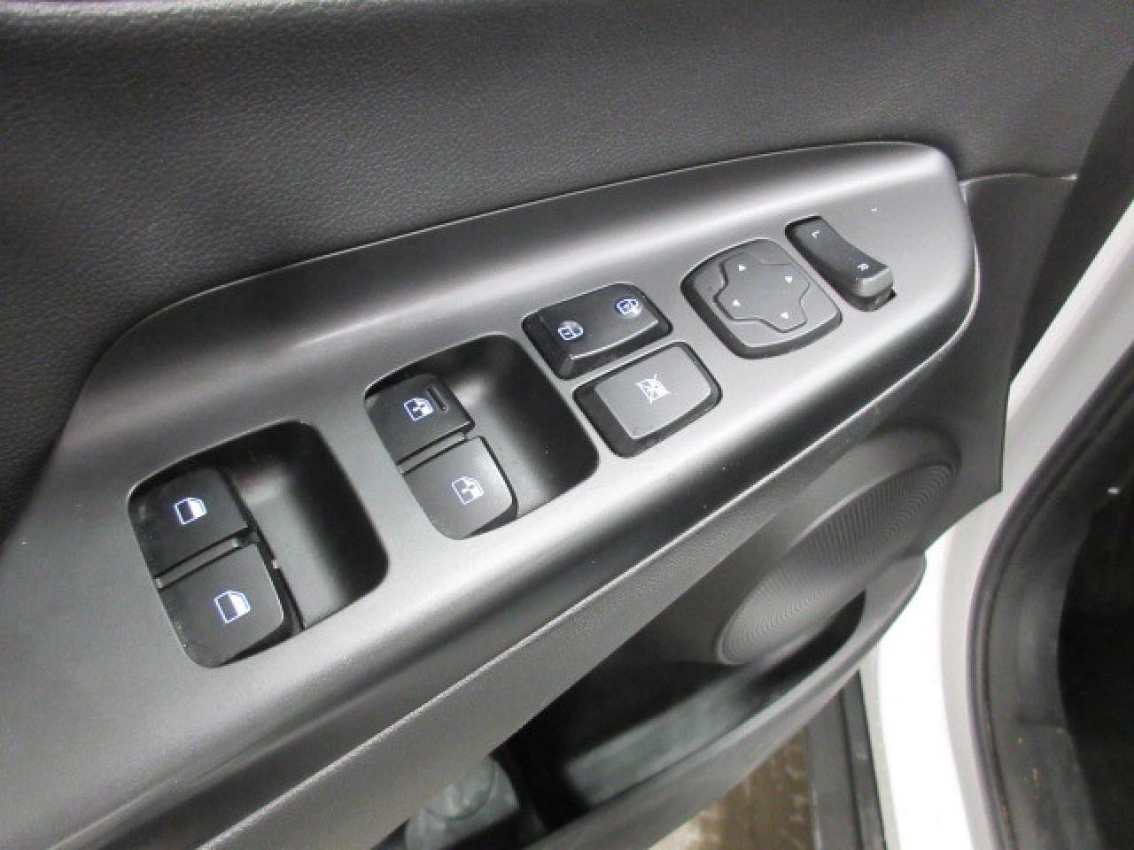 2022 Hyundai KONA PREFERRED AWD W/SUN & LEATHER PACKAGE, 69K! Photo