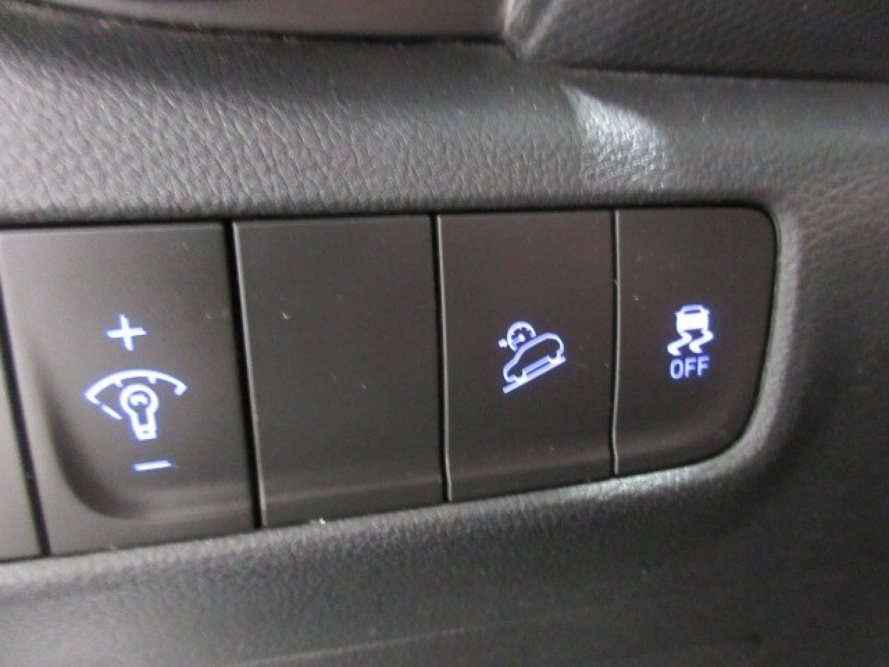 2022 Hyundai KONA PREFERRED AWD W/SUN & LEATHER PACKAGE, 69K! Photo