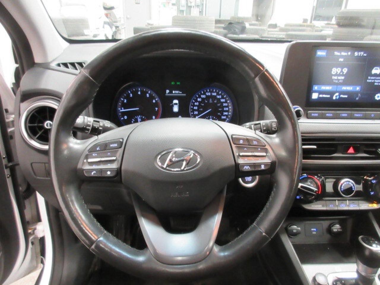 2022 Hyundai KONA PREFERRED AWD W/SUN & LEATHER PACKAGE, 69K! Photo