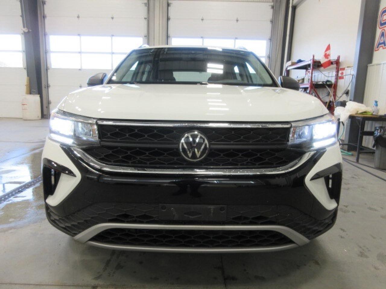 2023 Volkswagen Taos TRENDLINE 4MOTION AWD, APPLE/ANDROID, 105K! Photo