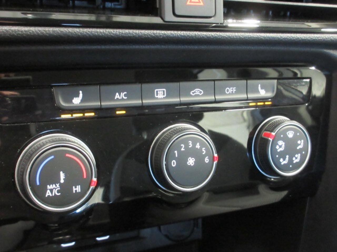 2023 Volkswagen Taos TRENDLINE 4MOTION AWD, APPLE/ANDROID, 105K! Photo