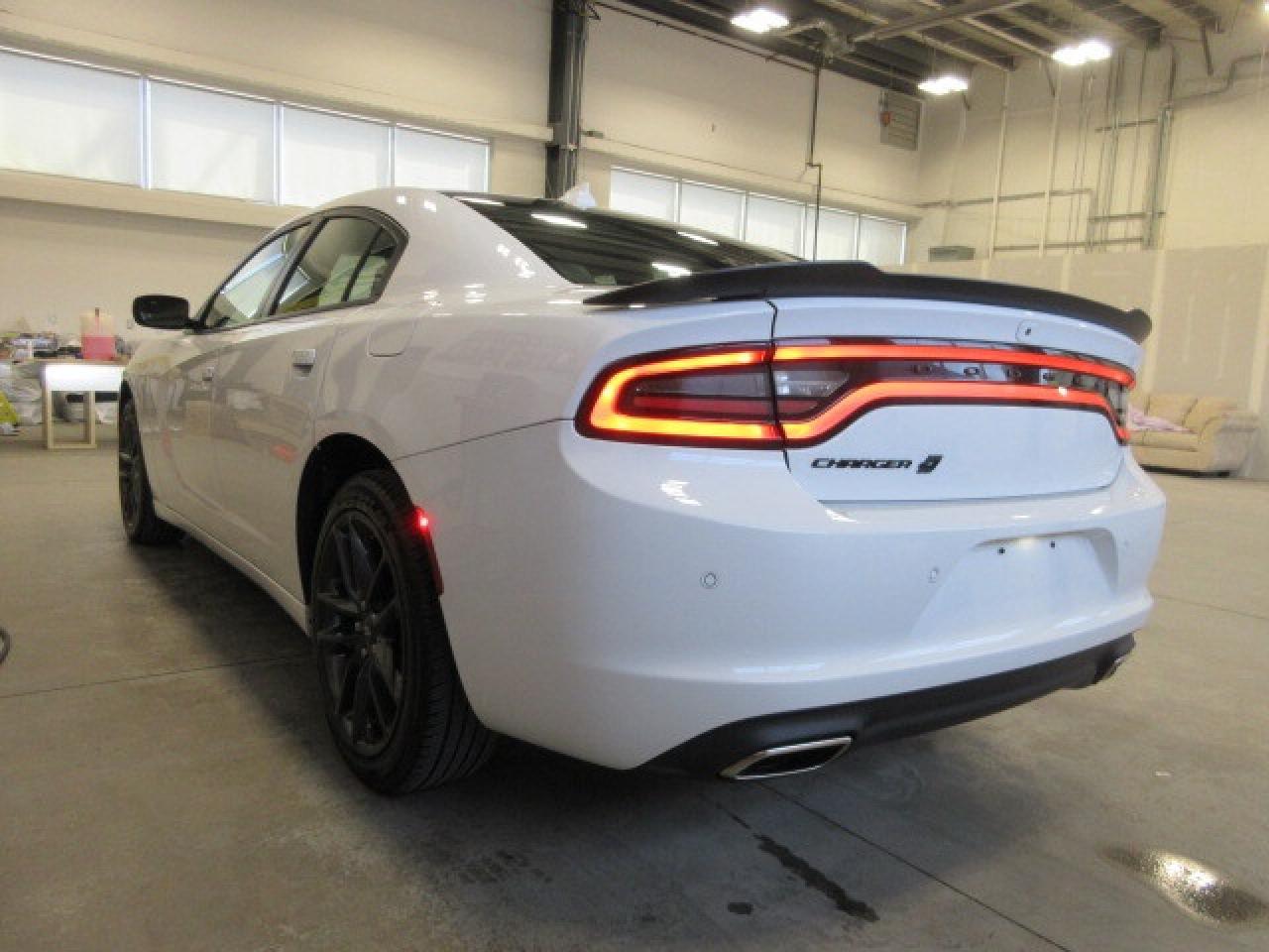 2023 Dodge Charger SXT AWD, NAV, ROOF, HTD. LEATHER, CAMERA, 60K! Photo4
