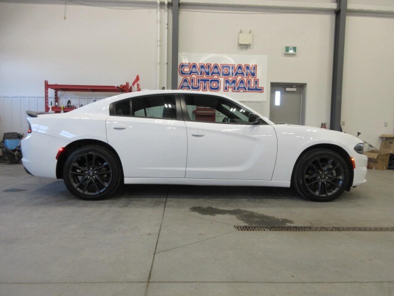 2023 Dodge Charger SXT AWD, NAV, ROOF, HTD. LEATHER, CAMERA, 60K! Photo