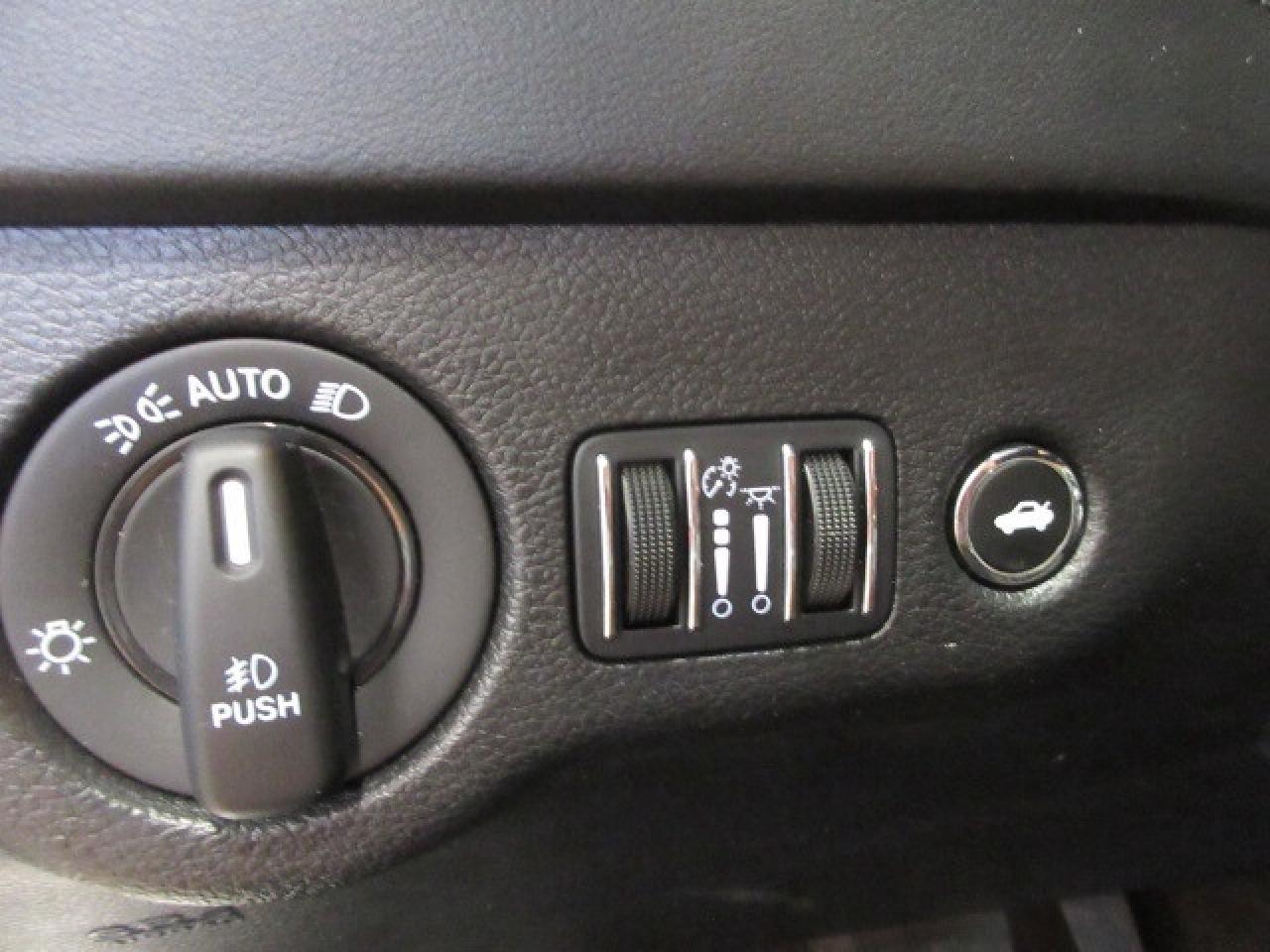 2023 Dodge Charger SXT AWD, NAV, ROOF, HTD. LEATHER, CAMERA, 60K! Photo