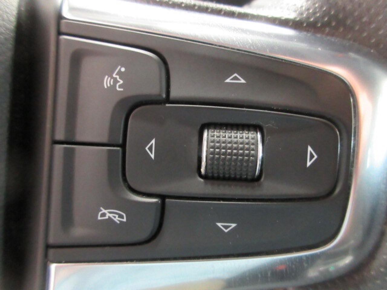 2021 Chevrolet Blazer AWD LT, 3.6L V6, HTD. SEATS, APPLE/ANDROID, 34K! Photo