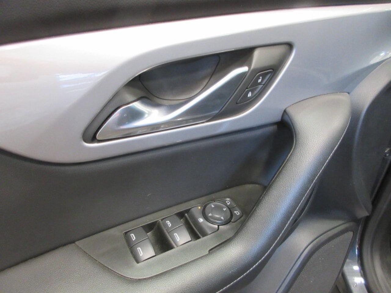 2021 Chevrolet Blazer AWD LT, 3.6L V6, HTD. SEATS, APPLE/ANDROID, 34K! Photo