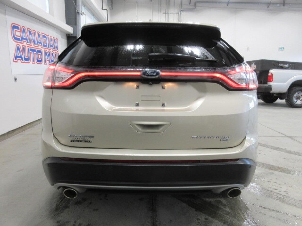 2017 Ford Edge TITANIUM AWD, ROOF, LEATHER, APPLE/ANDROID, 96K! Photo