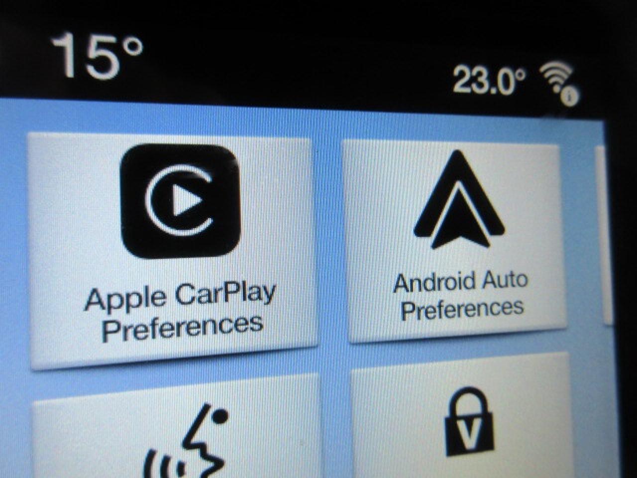 2017 Ford Edge TITANIUM AWD, ROOF, LEATHER, APPLE/ANDROID, 96K! Photo