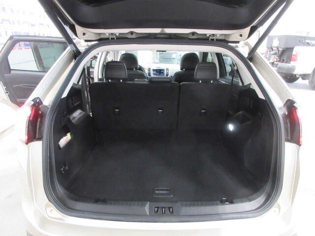 2017 Ford Edge TITANIUM AWD, ROOF, LEATHER, APPLE/ANDROID, 96K! Photo