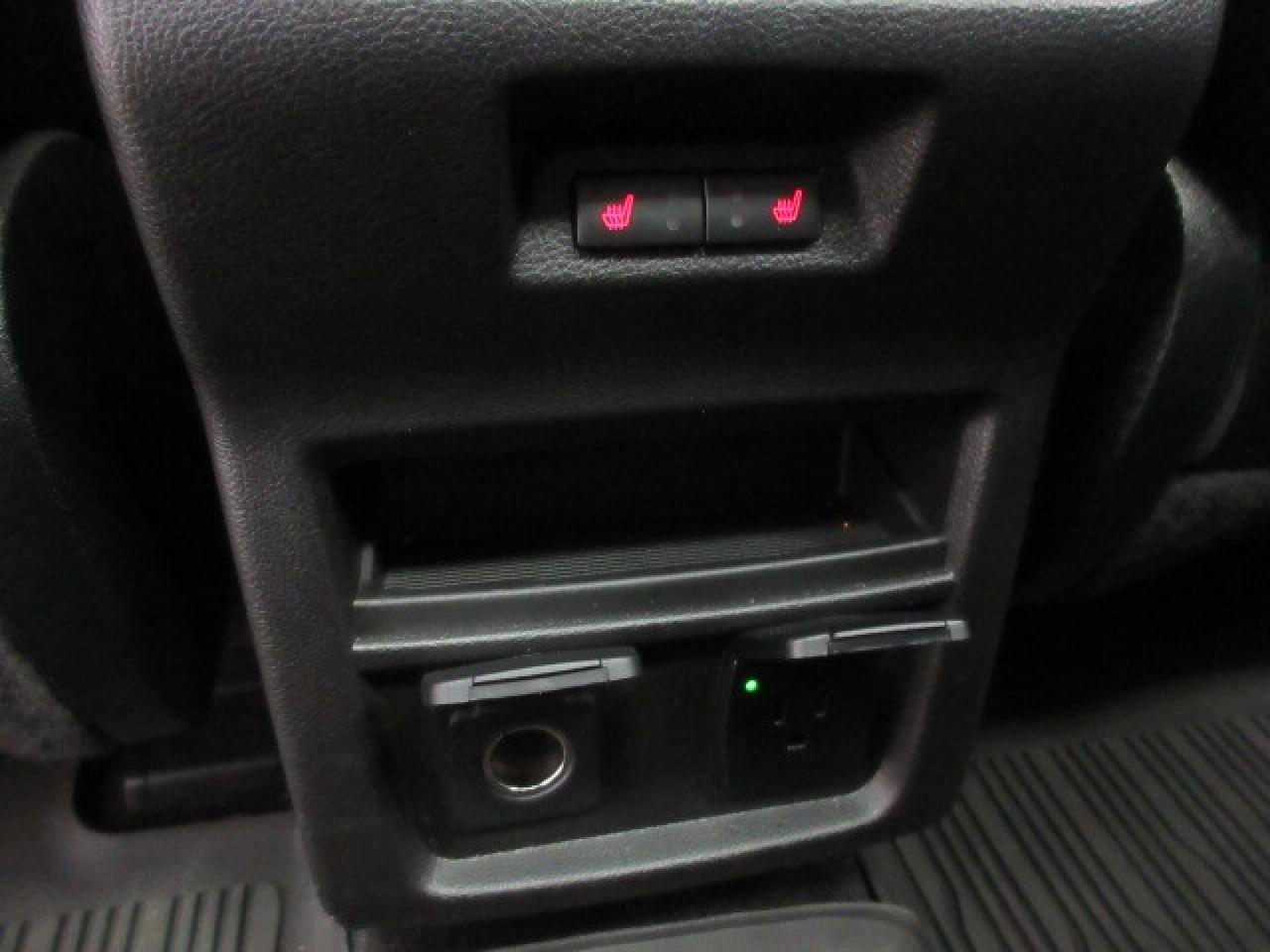 2017 Ford Edge TITANIUM AWD, ROOF, LEATHER, APPLE/ANDROID, 96K! Photo