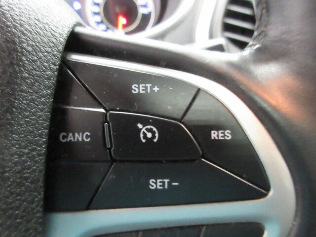 2018 Jeep Cherokee TRAILHAWK LEATHER PLUS 4X4 3.2L V6, ROOF, 80K! Photo