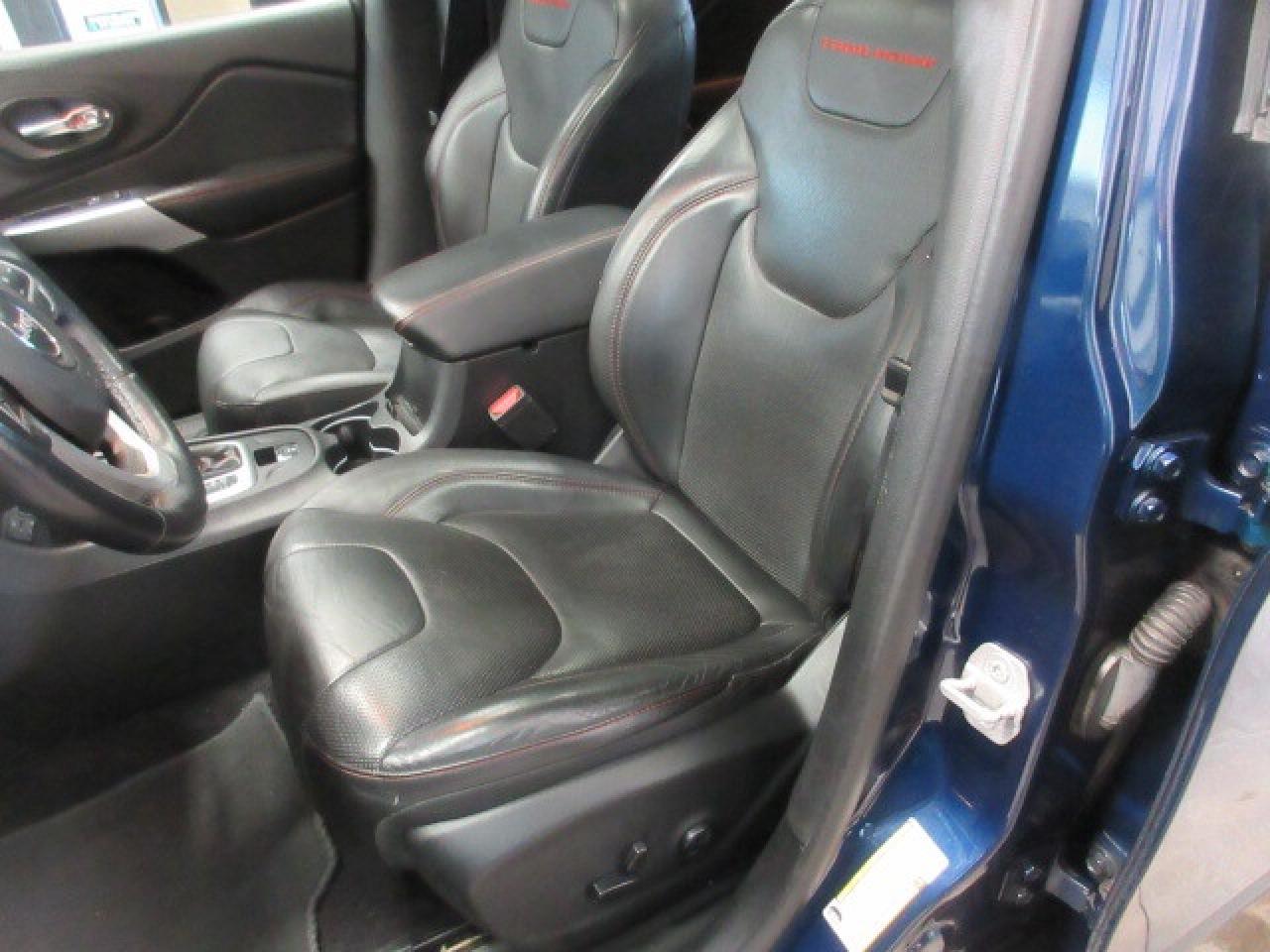 2018 Jeep Cherokee TRAILHAWK LEATHER PLUS 4X4 3.2L V6, ROOF, 80K! Photo