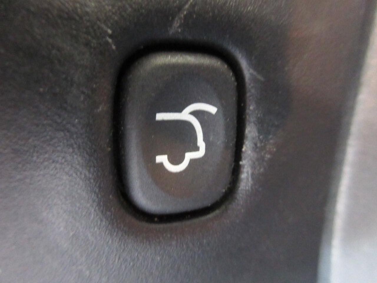 2018 Jeep Cherokee TRAILHAWK LEATHER PLUS 4X4 3.2L V6, ROOF, 80K! Photo