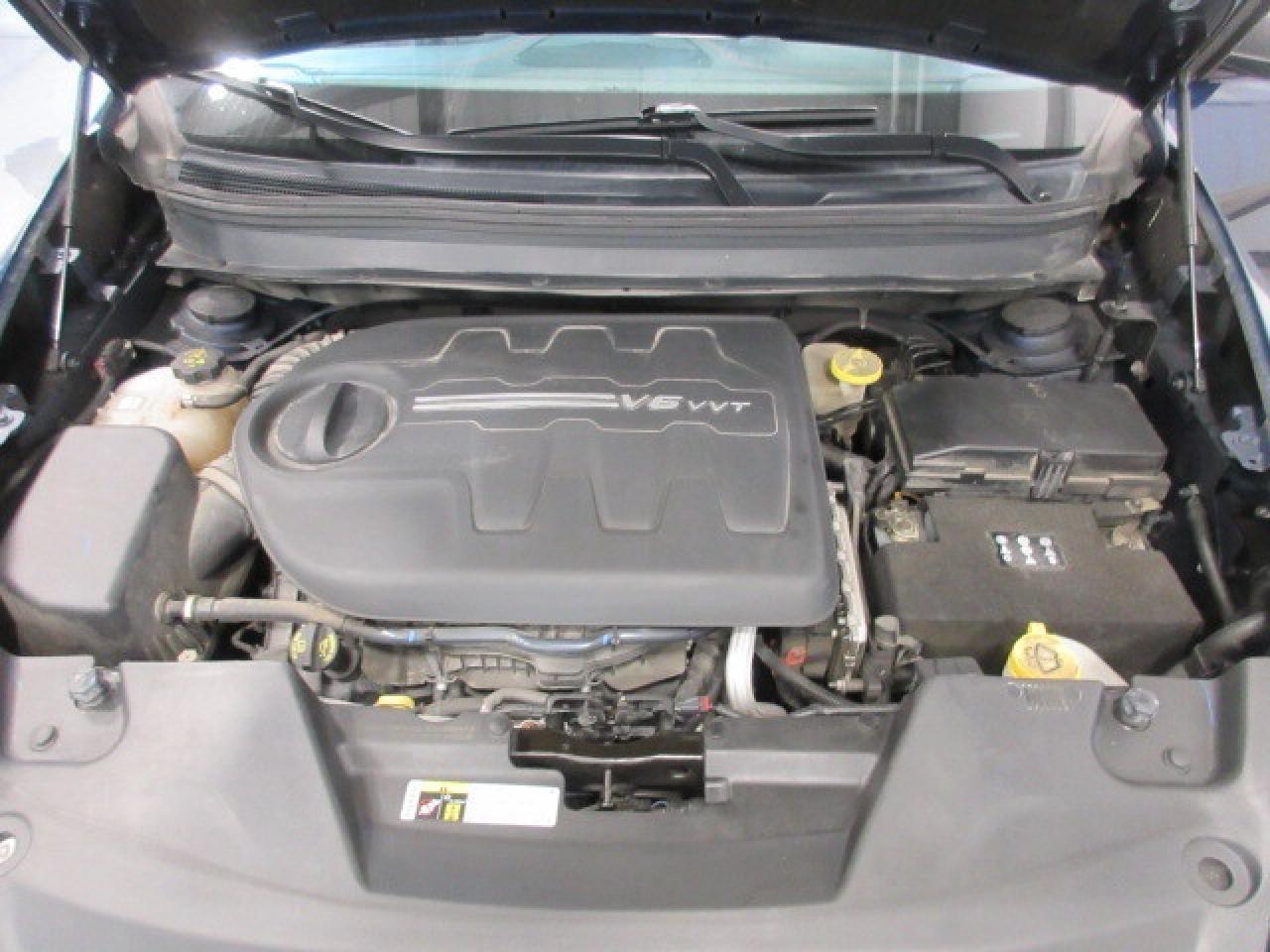 2018 Jeep Cherokee TRAILHAWK LEATHER PLUS 4X4 3.2L V6, ROOF, 80K! Photo