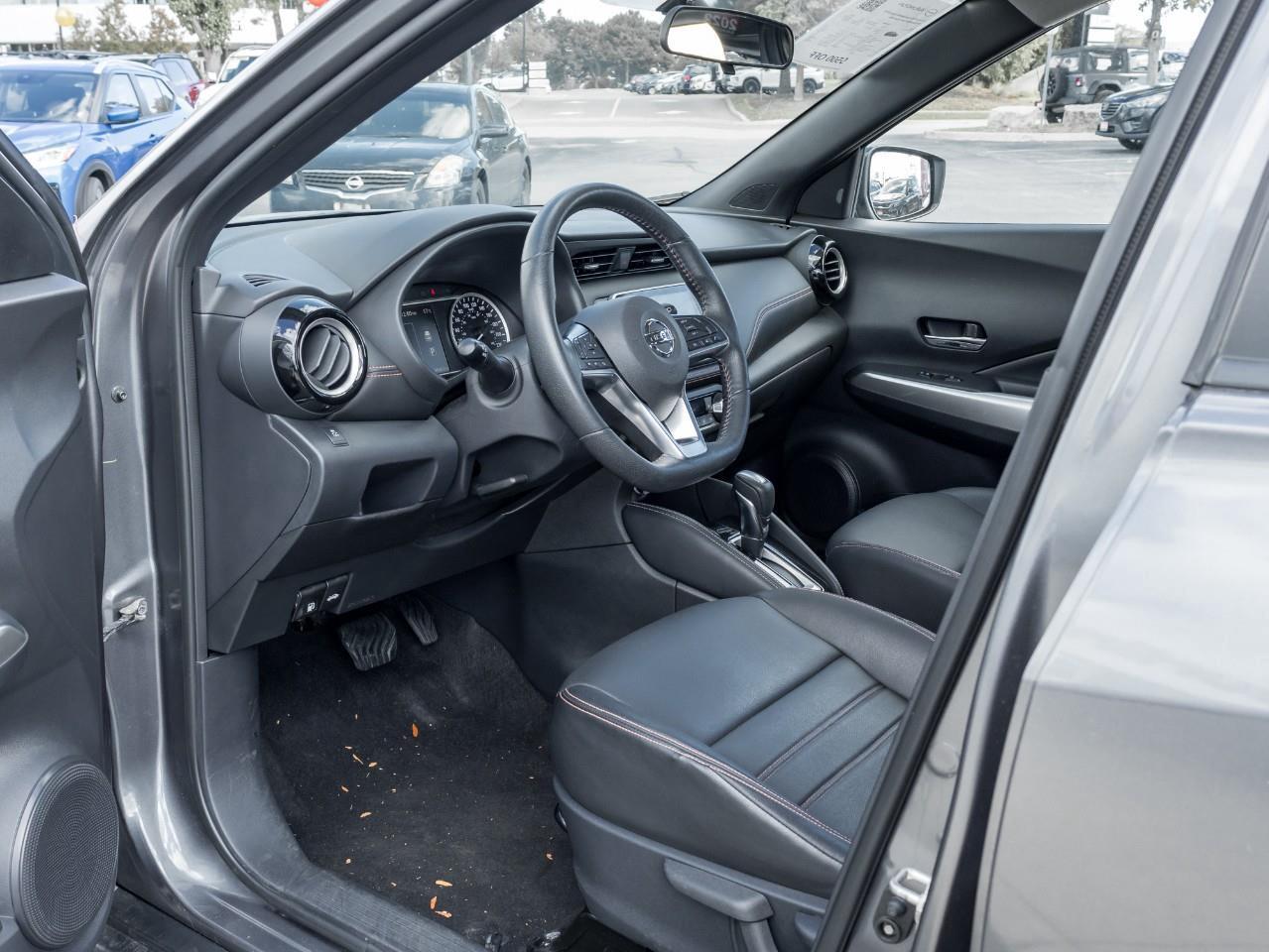 2019 Nissan Kicks SR Photo