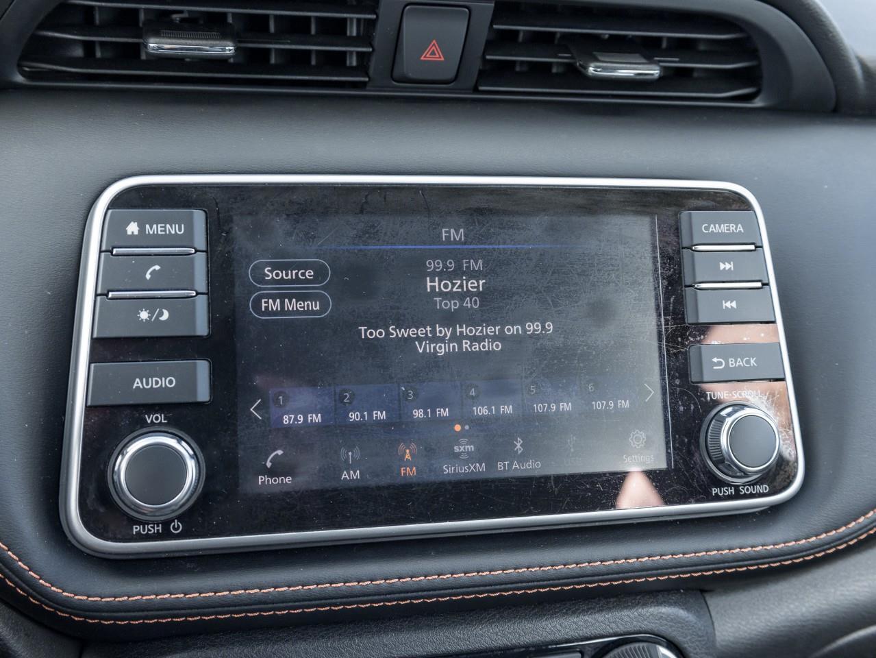 2019 Nissan Kicks SR Photo