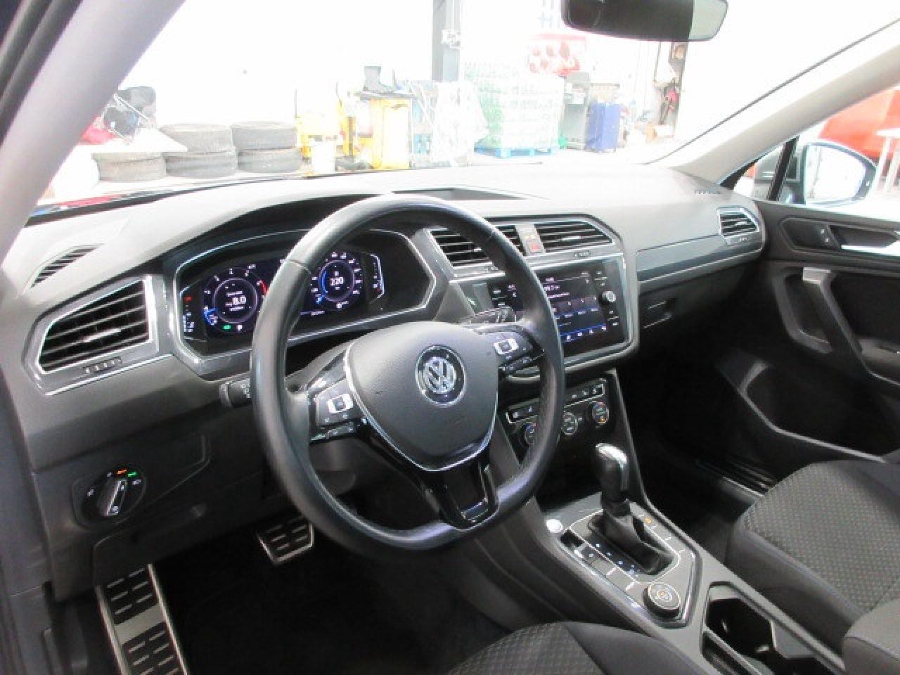 2021 Volkswagen Tiguan UNITED 4MOTION, NAV, ROOF, APPLE/ANDROID, 33K! Photo