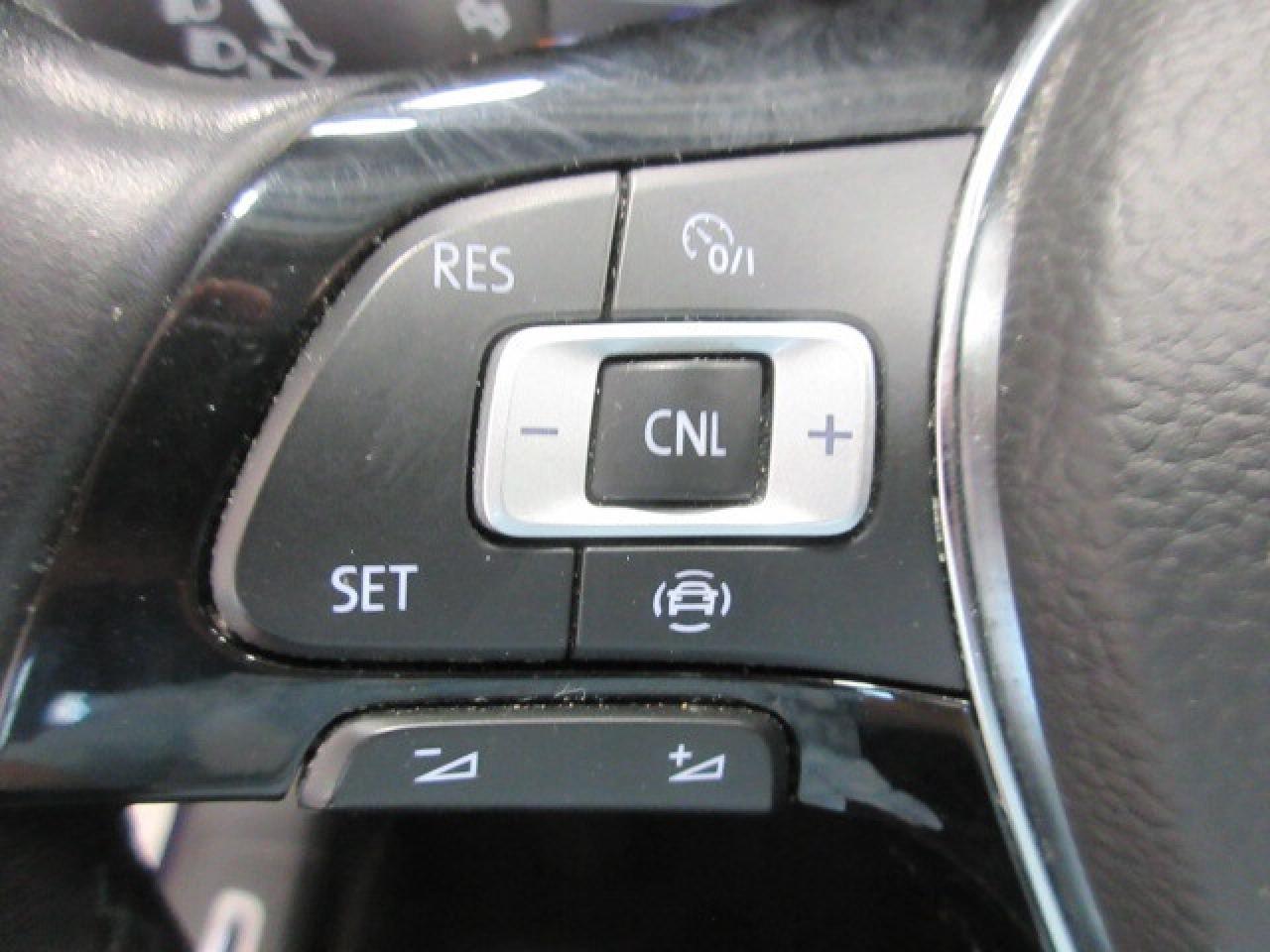 2021 Volkswagen Tiguan UNITED 4MOTION, NAV, ROOF, APPLE/ANDROID, 33K! Photo