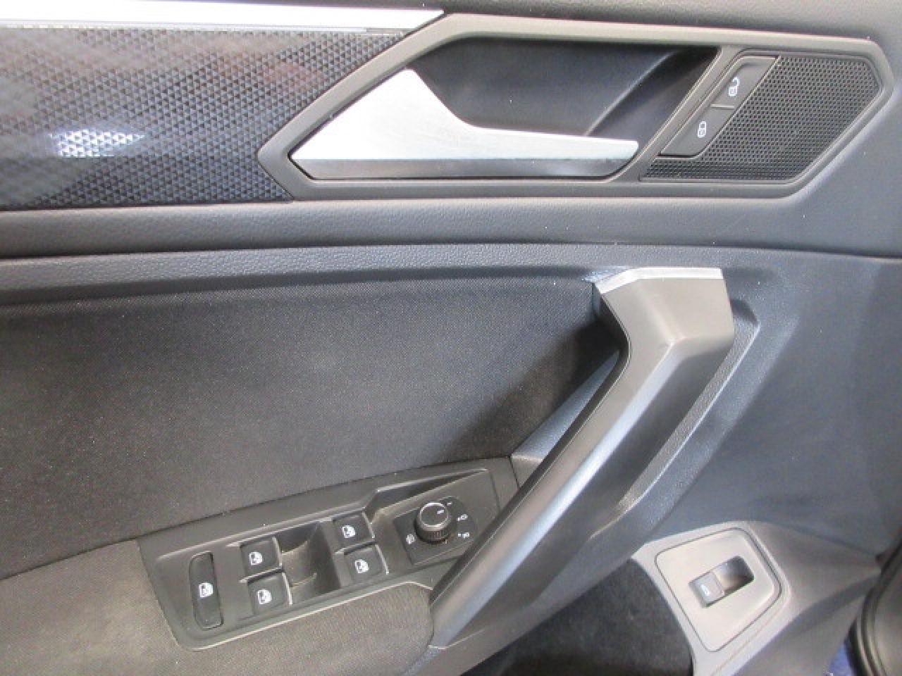 2021 Volkswagen Tiguan UNITED 4MOTION, NAV, ROOF, APPLE/ANDROID, 33K! Photo