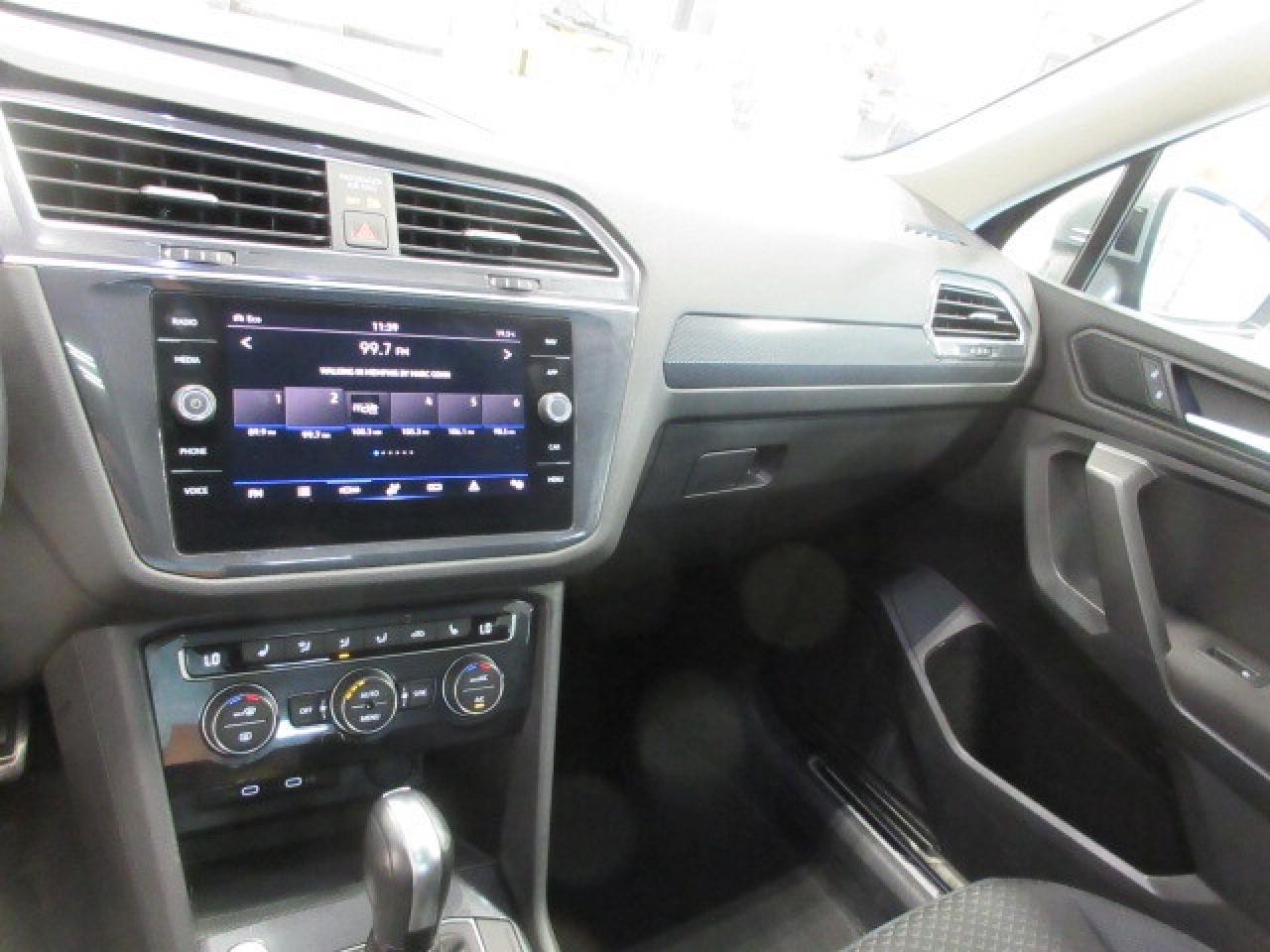 2021 Volkswagen Tiguan UNITED 4MOTION, NAV, ROOF, APPLE/ANDROID, 33K! Photo