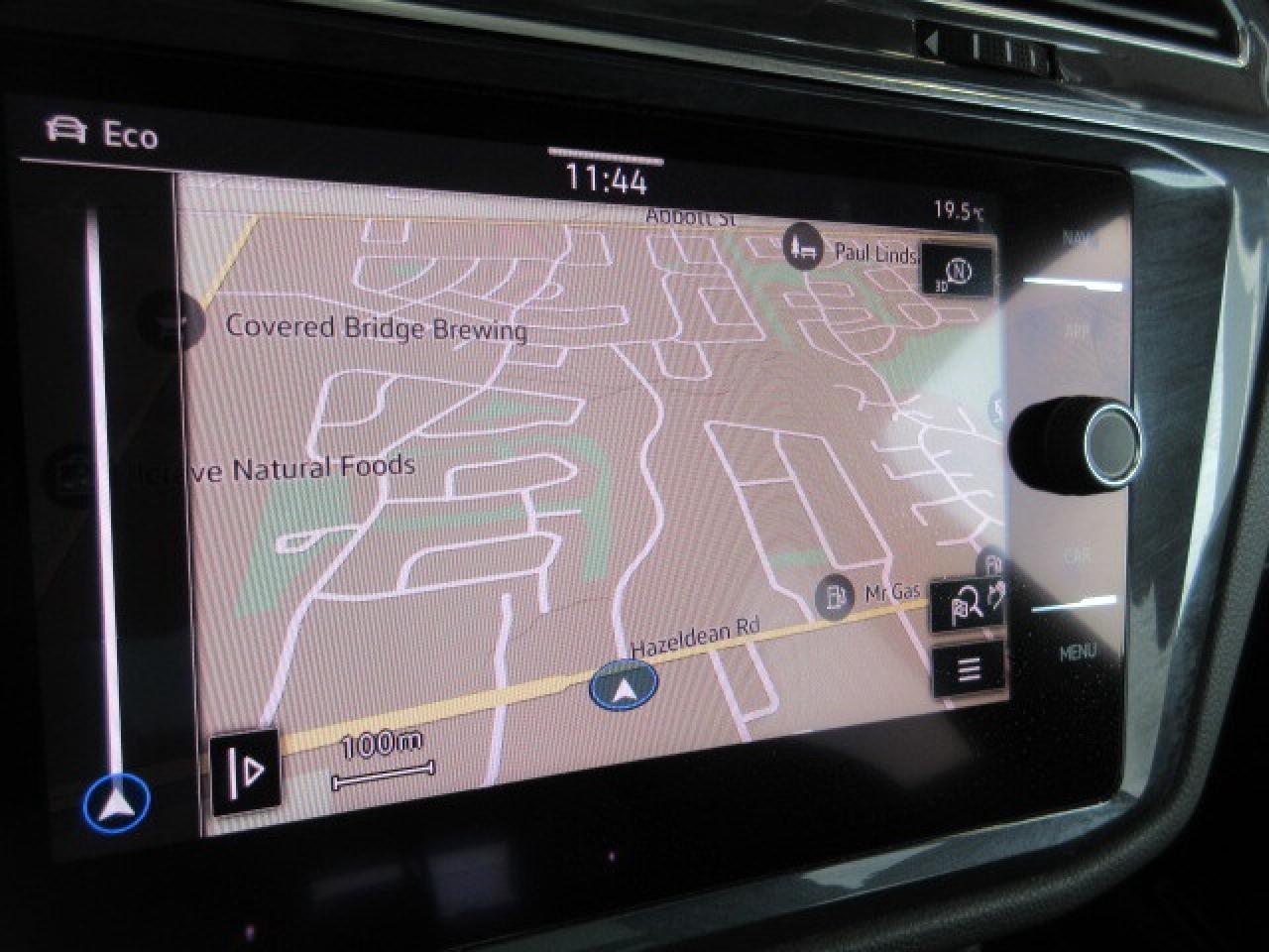 2021 Volkswagen Tiguan UNITED 4MOTION, NAV, ROOF, APPLE/ANDROID, 33K! Photo