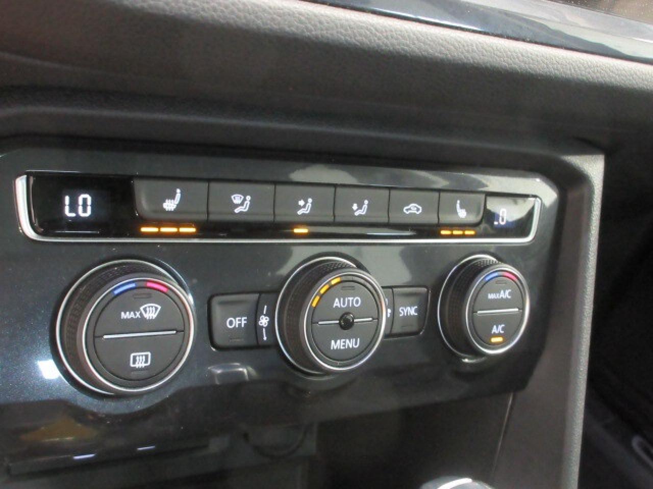 2021 Volkswagen Tiguan UNITED 4MOTION, NAV, ROOF, APPLE/ANDROID, 33K! Photo