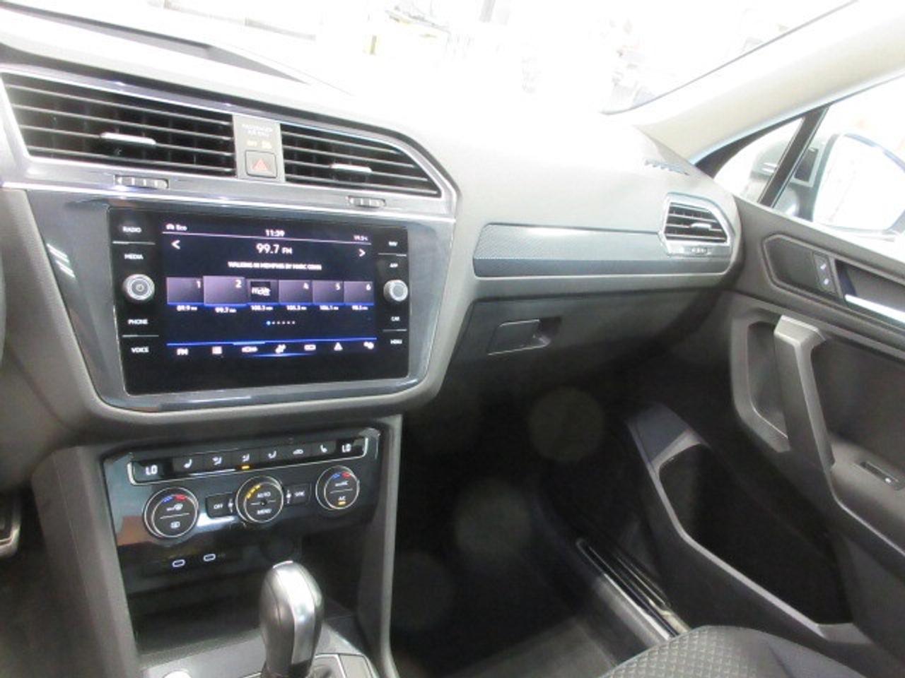 2021 Volkswagen Tiguan UNITED 4MOTION, NAV, ROOF, APPLE/ANDROID, 33K! Photo