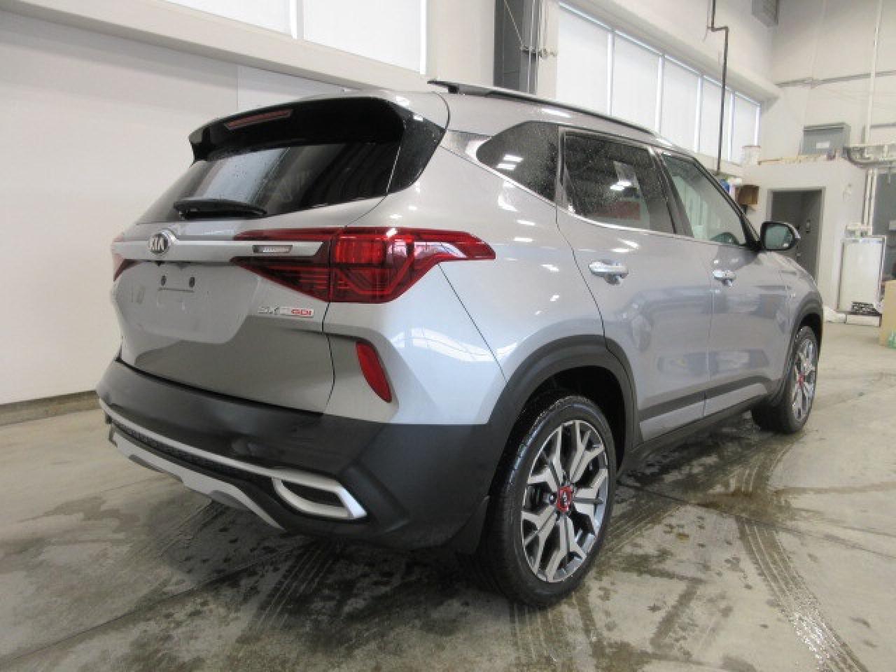 2021 Kia Seltos SX TURBO AWD, NAV, ROOF, LEATHER, 59K! Photo