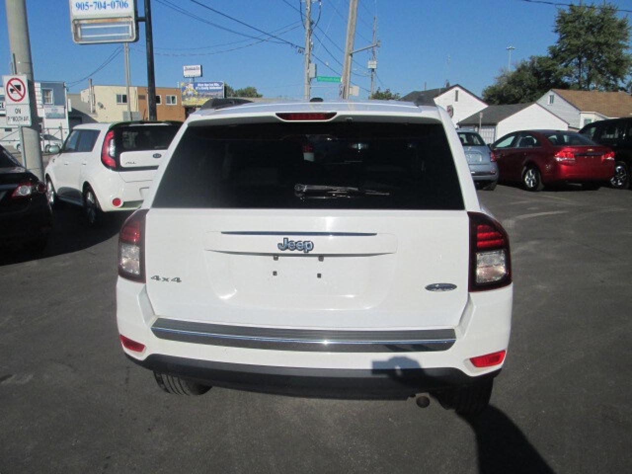 2016 Jeep Compass 4WD 4dr High Altitude, Leather, Sunroof Photo3