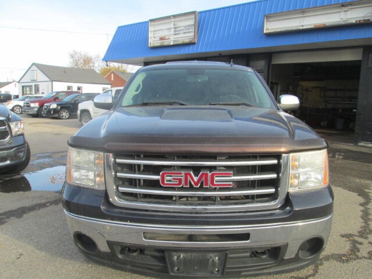 2013 GMC Sierra 1500 4WD Ext Cab 143.5  SLE Photo