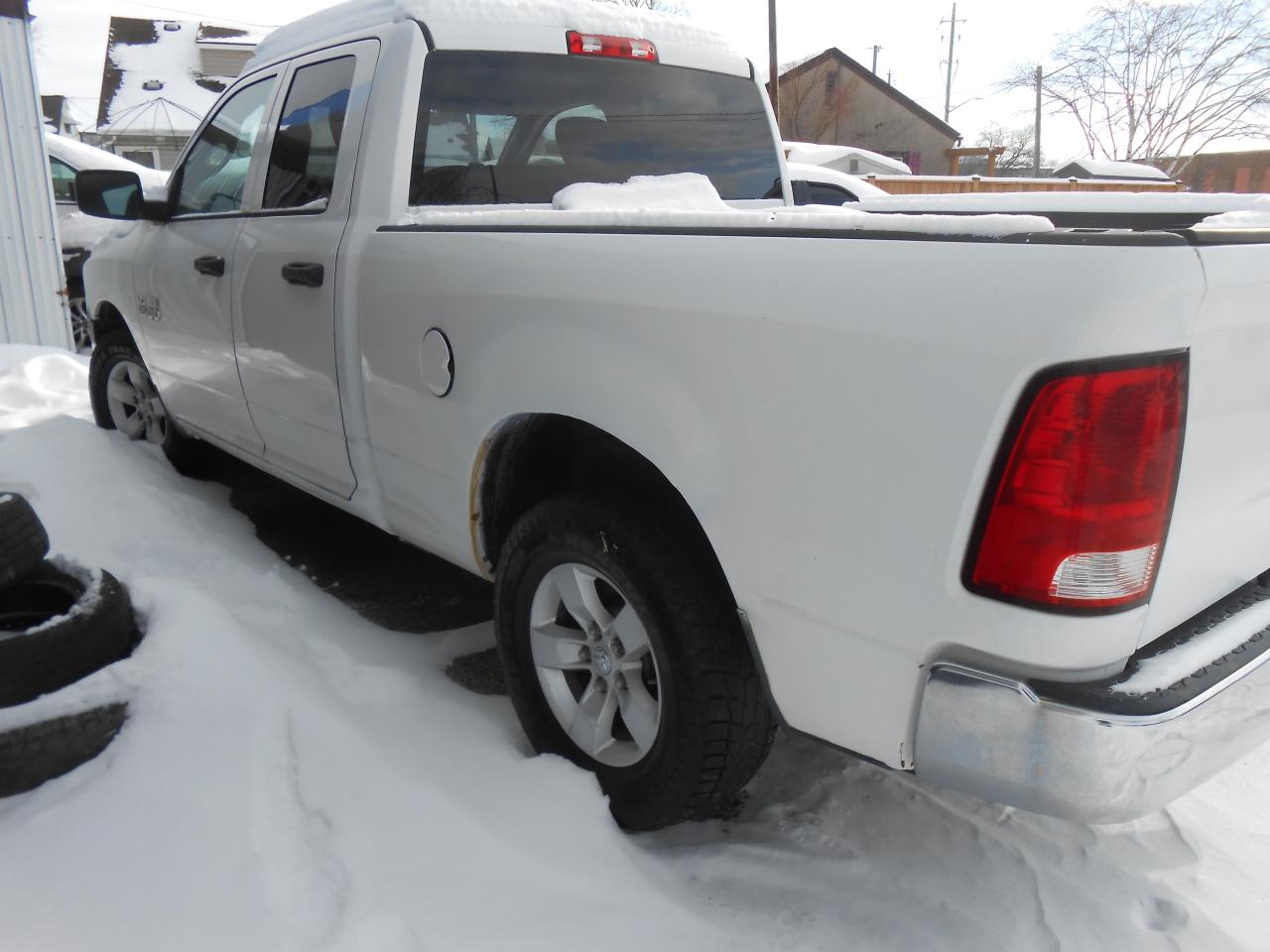 2013 RAM 1500 2WD Quad Cab 140.5  ST PRICE INCLUDES SAFETY Photo3