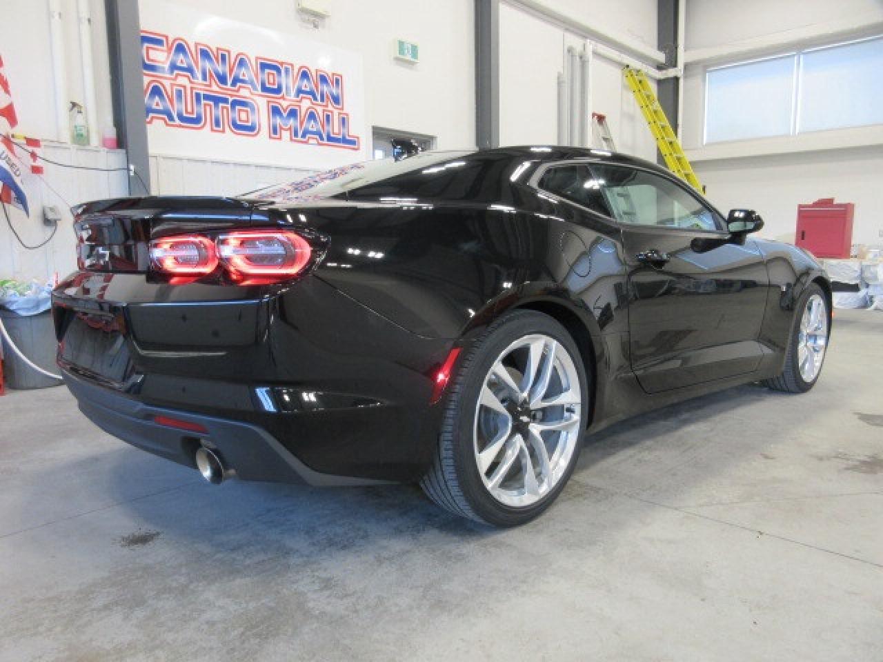 2022 Chevrolet Camaro RS 2LT, MOONROOF, HTD. LEATHER, LOADED, 26K! Photo