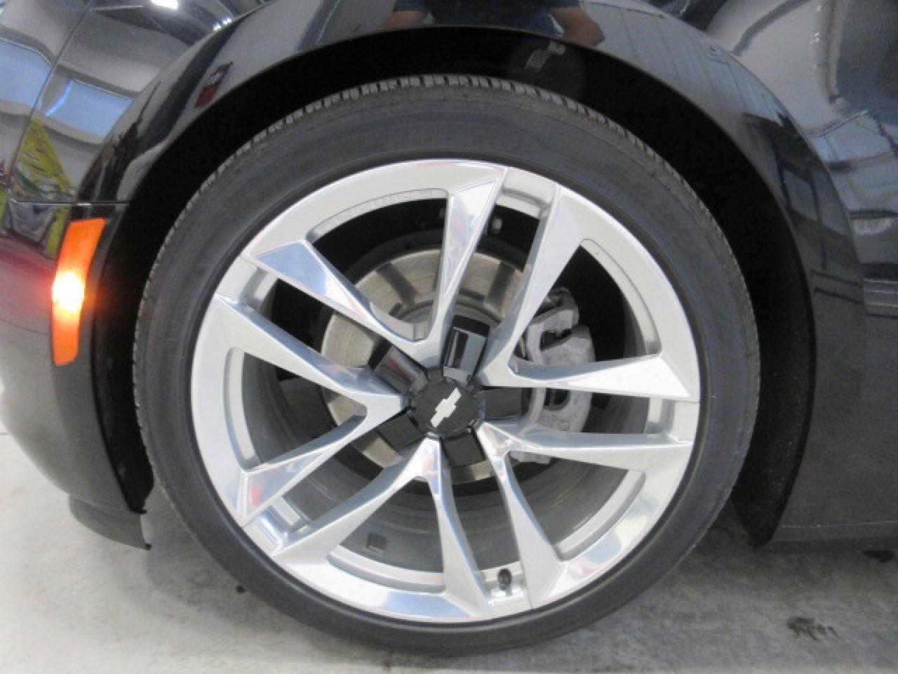 2022 Chevrolet Camaro RS 2LT, MOONROOF, HTD. LEATHER, LOADED, 26K! Photo