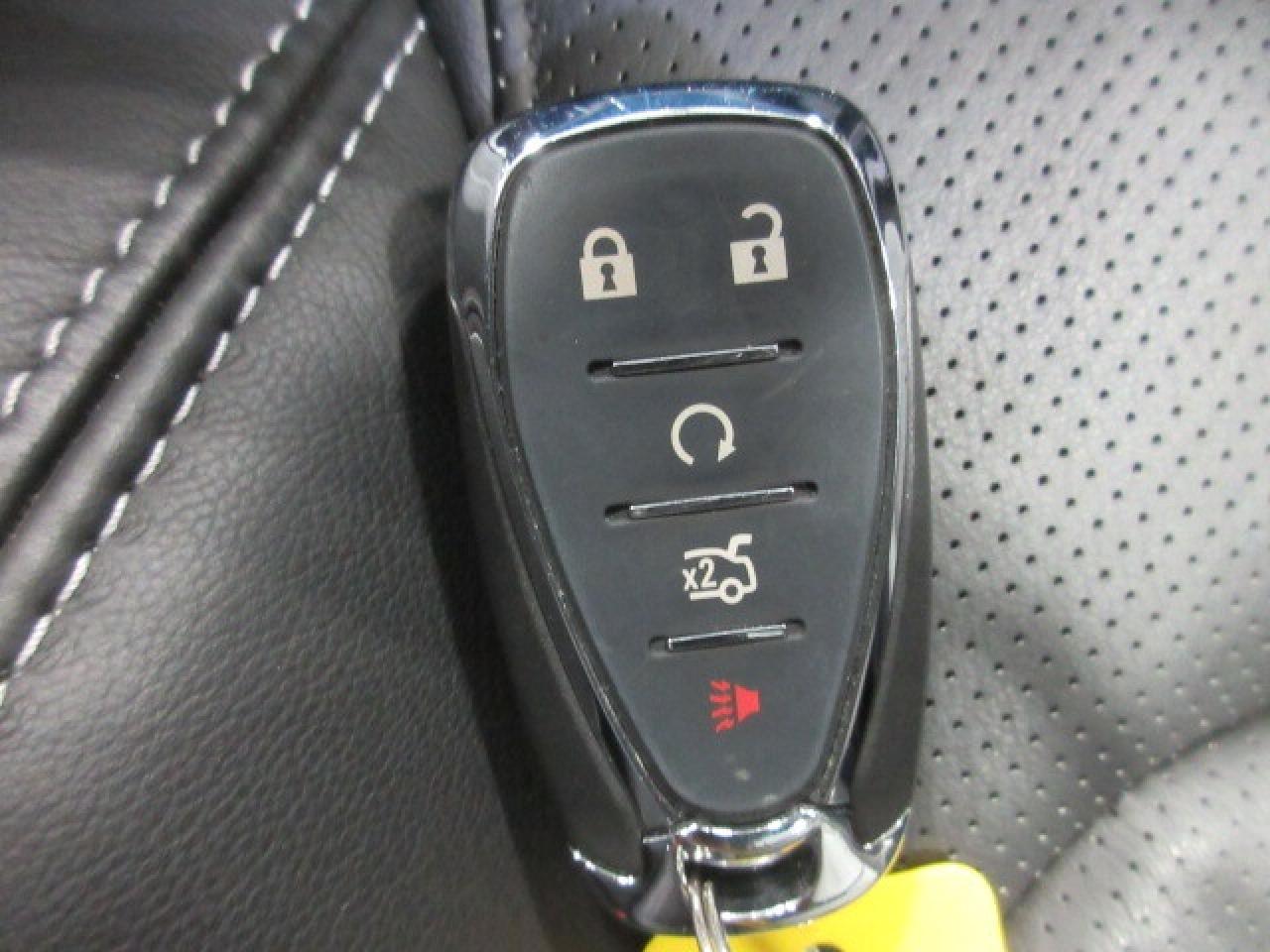 2022 Chevrolet Camaro RS 2LT, MOONROOF, HTD. LEATHER, LOADED, 26K! Photo