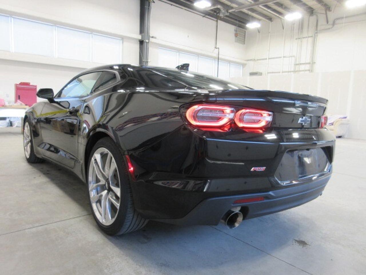 2022 Chevrolet Camaro RS 2LT, MOONROOF, HTD. LEATHER, LOADED, 26K! Photo