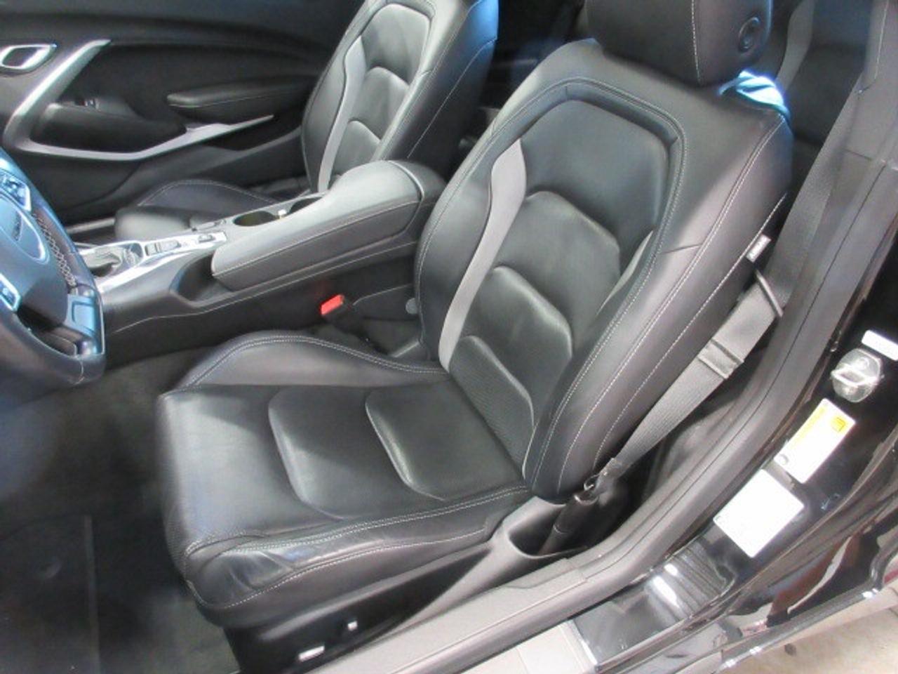 2022 Chevrolet Camaro RS 2LT, MOONROOF, HTD. LEATHER, LOADED, 26K! Photo