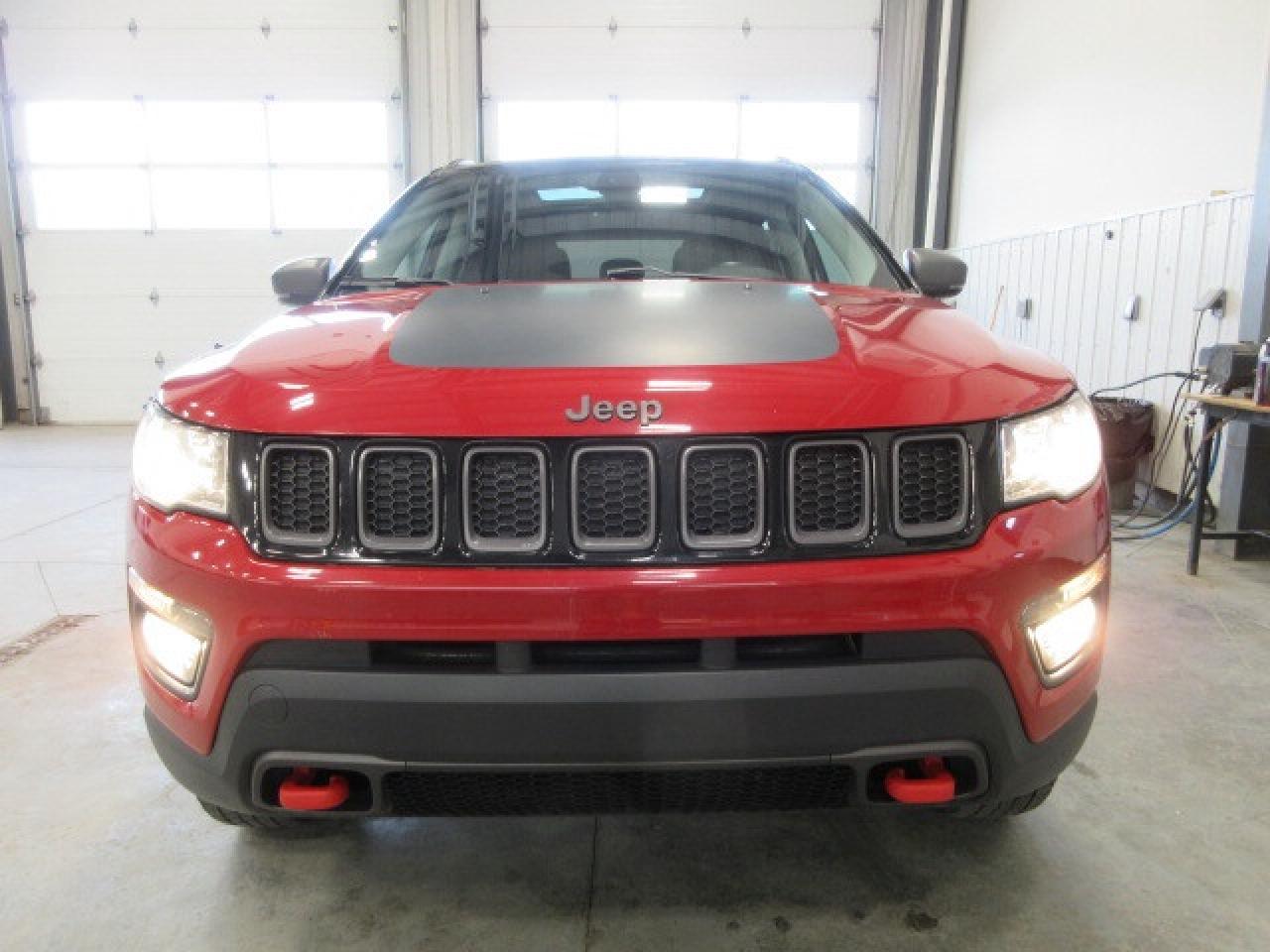 2018 Jeep Compass TRAILHAWK 4X4, HTD. SEATS, PANA ROOF, 52K! Photo2