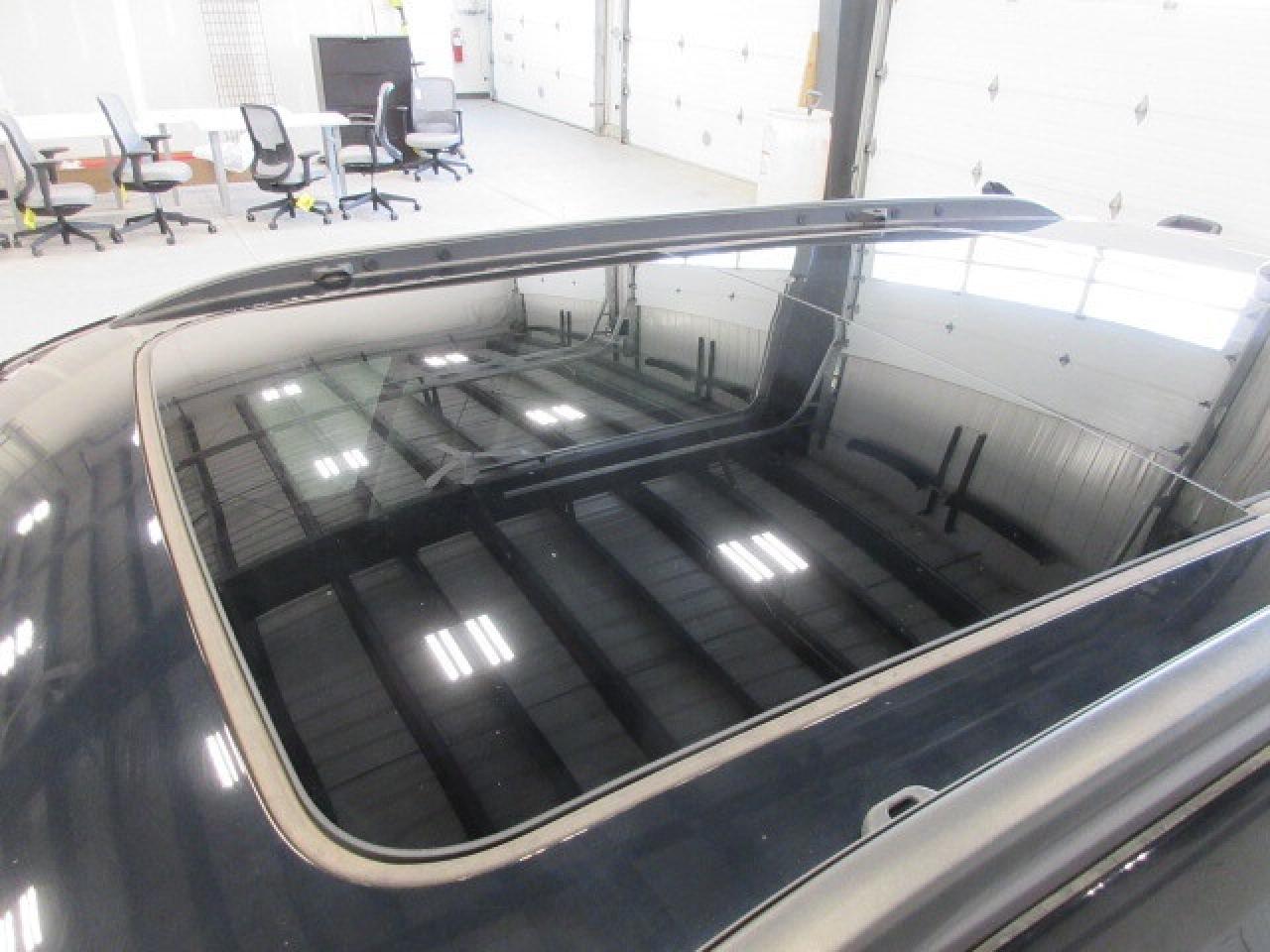 2018 Jeep Compass TRAILHAWK 4X4, HTD. SEATS, PANA ROOF, 52K! Photo