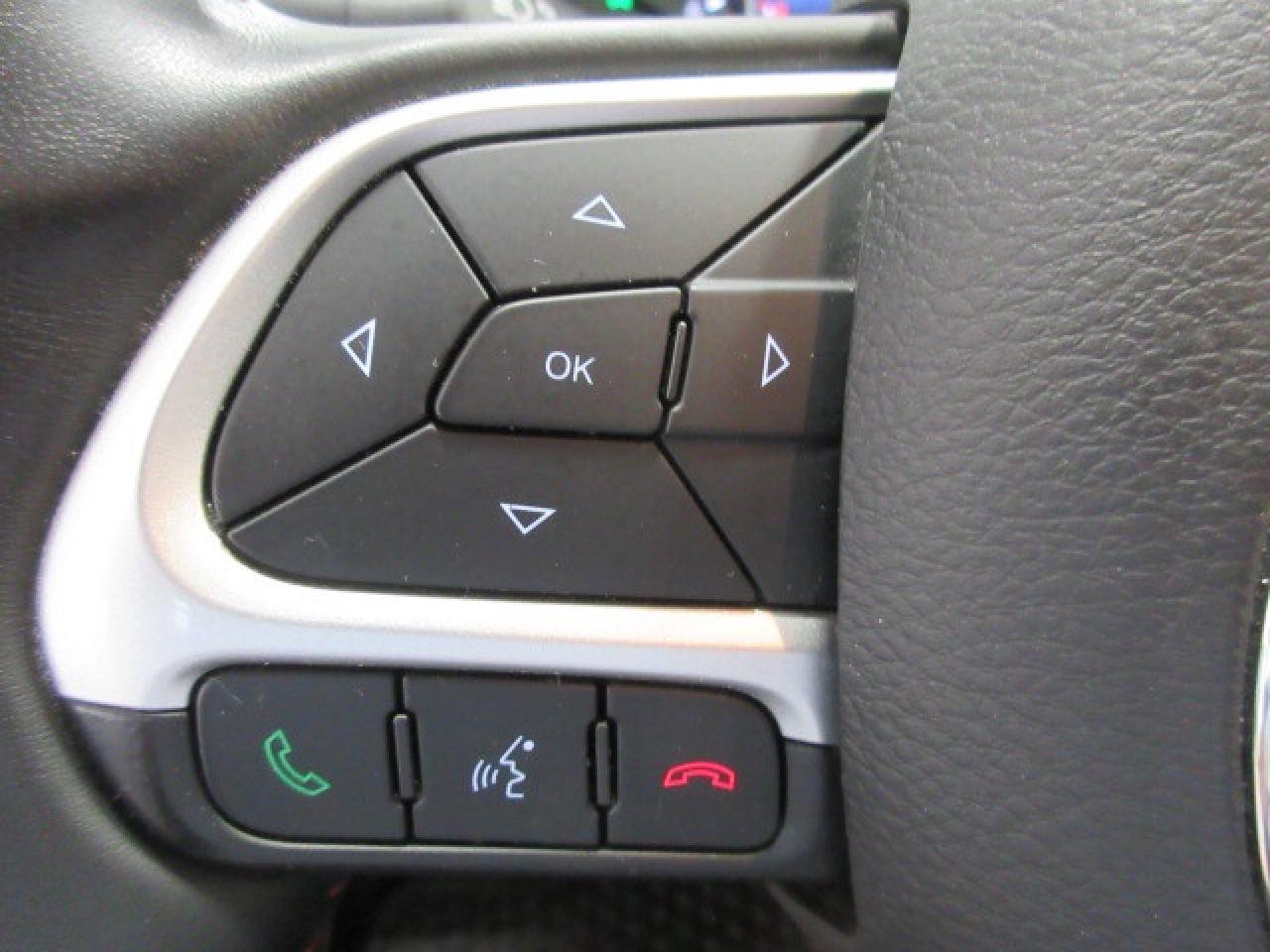 2018 Jeep Compass TRAILHAWK 4X4, HTD. SEATS, PANA ROOF, 52K! Photo