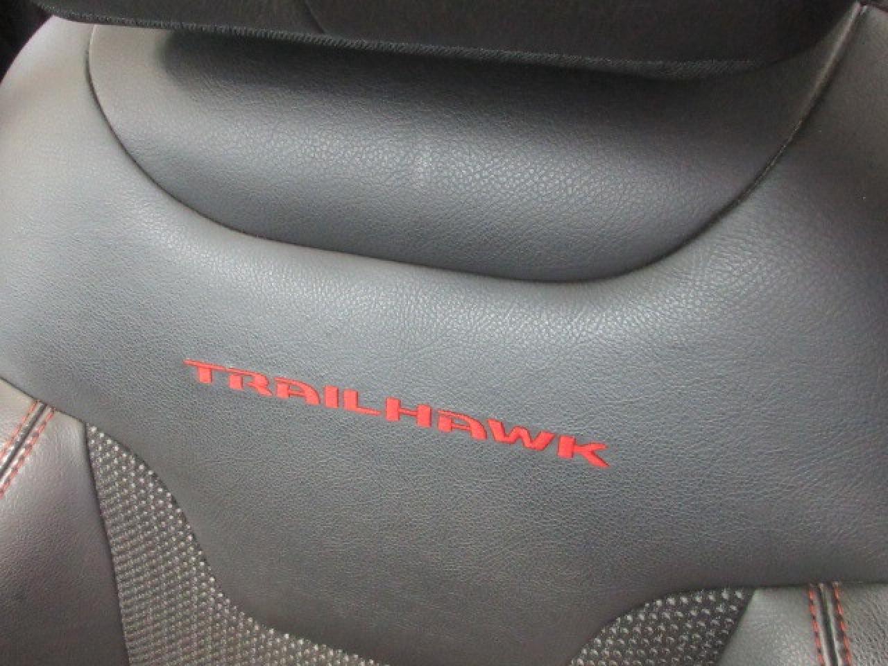 2018 Jeep Compass TRAILHAWK 4X4, HTD. SEATS, PANA ROOF, 52K! Photo