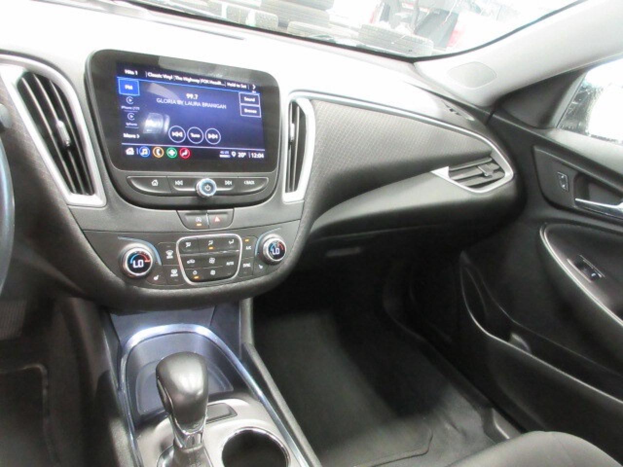 2024 Chevrolet Malibu LT, APPLE/ANDROID, A/C, BT, CAMERA, ALLOYS, 44K! Photo