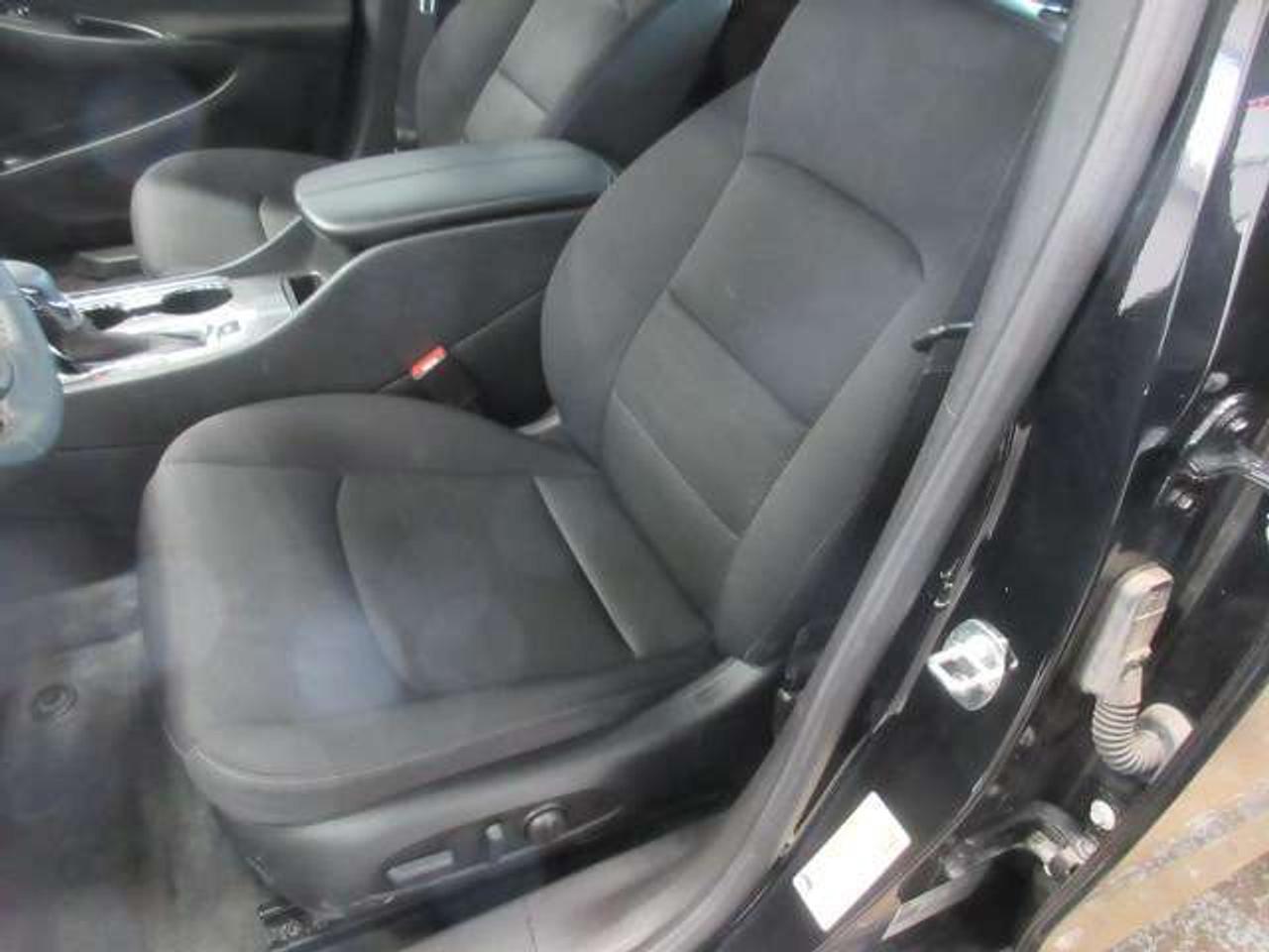 2024 Chevrolet Malibu LT, APPLE/ANDROID, A/C, BT, CAMERA, ALLOYS, 44K! Photo