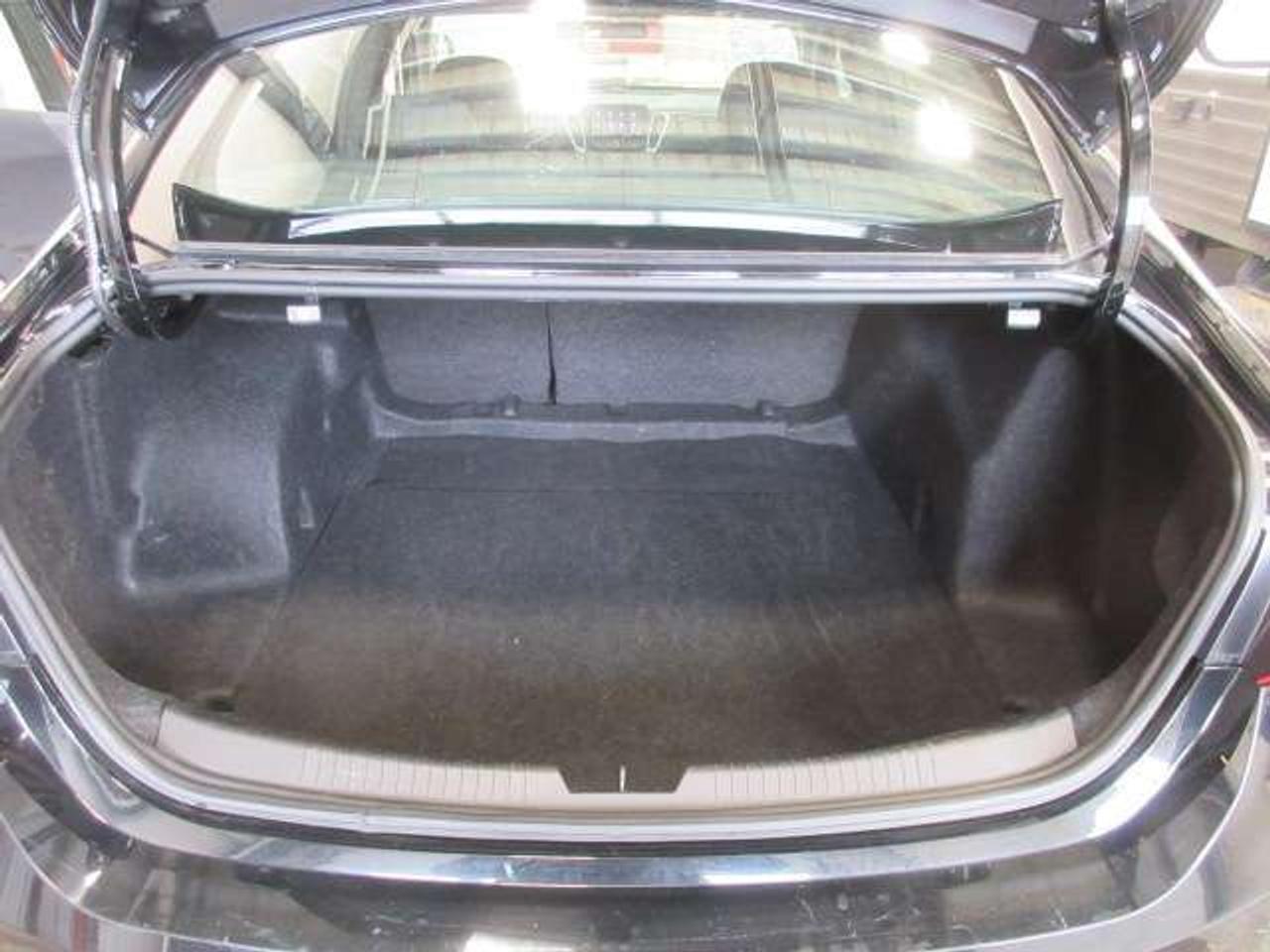 2024 Chevrolet Malibu LT, APPLE/ANDROID, A/C, BT, CAMERA, ALLOYS, 44K! Photo