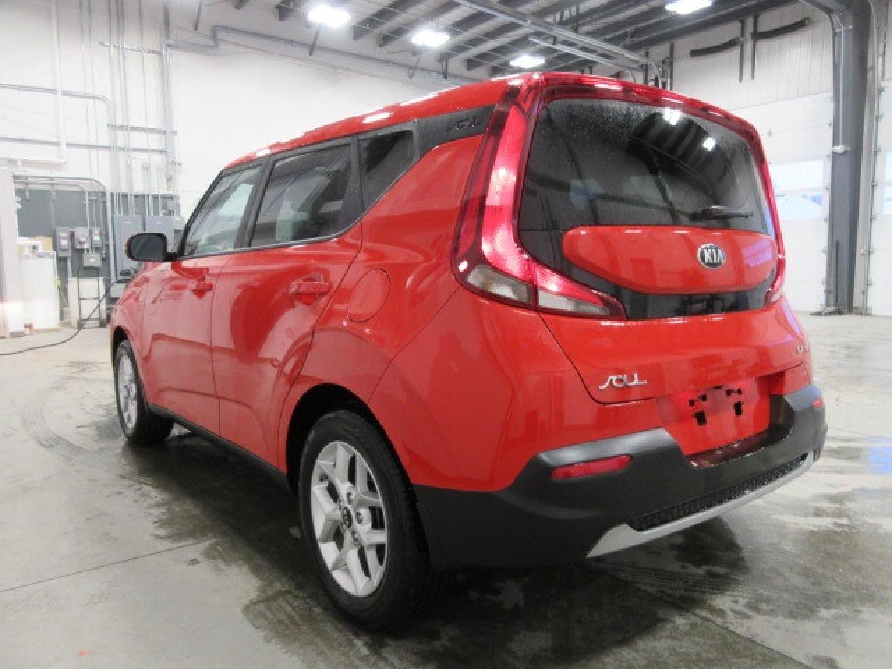 2021 Kia Soul EX, HTD. SEATS, APPLE/ANDROID, BT, ALLOYS, 36K! Photo