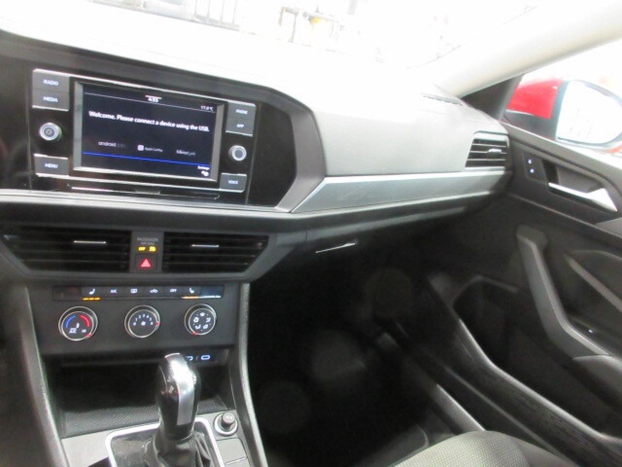 2020 Volkswagen Jetta COMFORTLINE, AUTO, A/C, APPLE/ANDROID, 140K! Photo