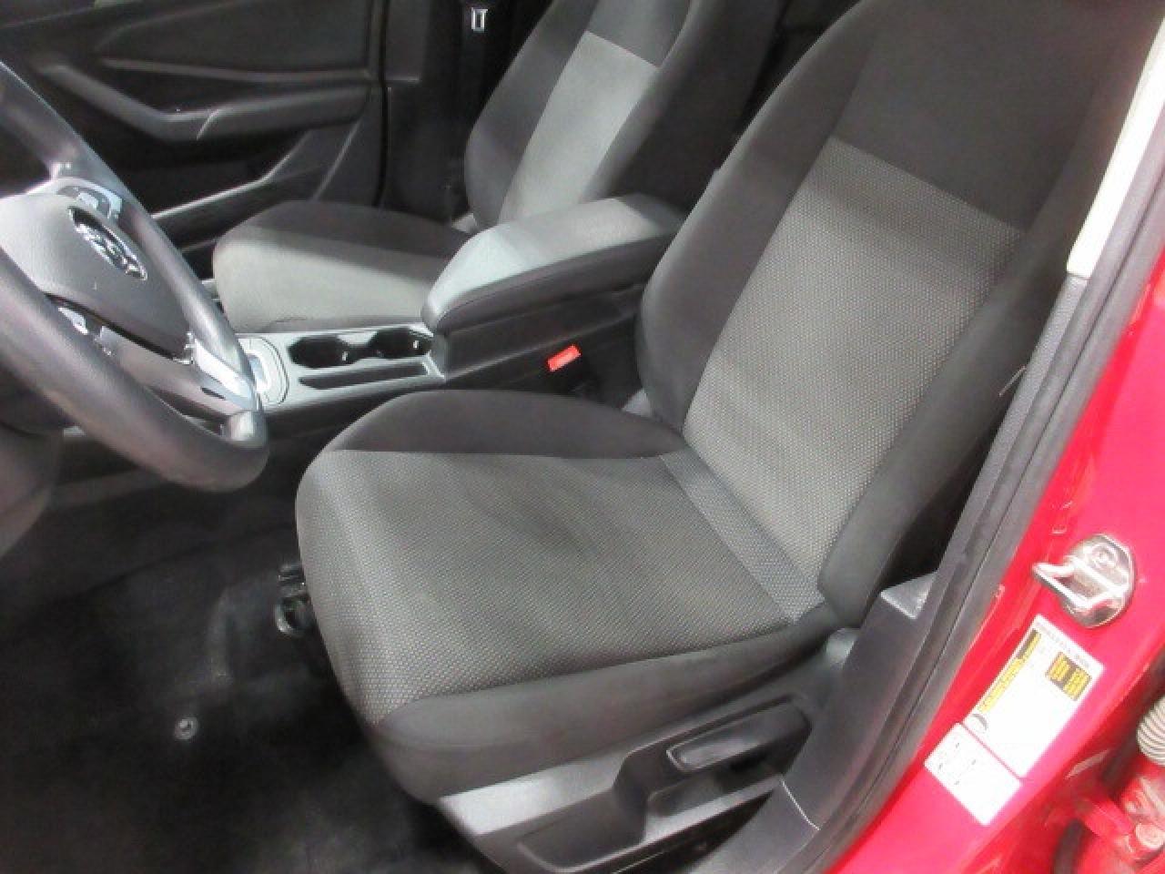 2020 Volkswagen Jetta COMFORTLINE, AUTO, A/C, APPLE/ANDROID, 140K! Photo